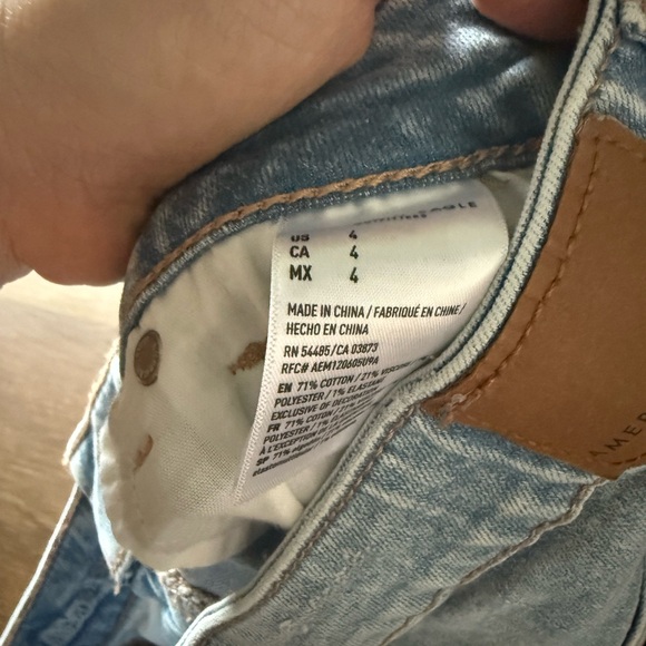 American Eagle denim Shorts Distressed Light Wash, high waisted, lace pockets 4 - Picture 3 of 4